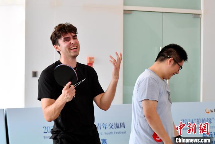 蓝狮娱乐登录：中美青年福州以球会友