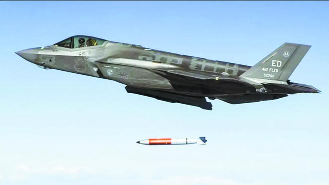 蓝狮娱乐官方:疑似对俄施压,此前早有预谋,美国核弹头重回英国牵动全球神经